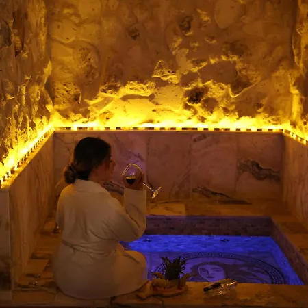 The Calypso Cave Отель