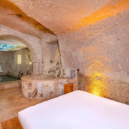 فندق The Calypso Cave أوروغوبْ